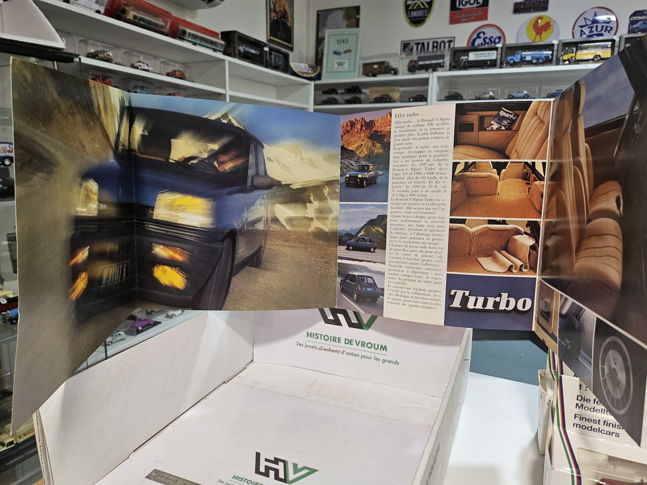 Dépliant / Prospectus d'origine Renault 5 Alpine Turbo (Millésime 1982) — 3 Volets – Image 3