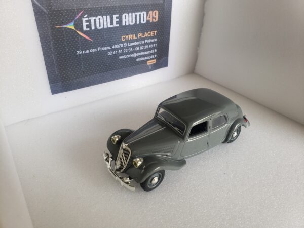 Citroën - Traction 15 cv – Image 2