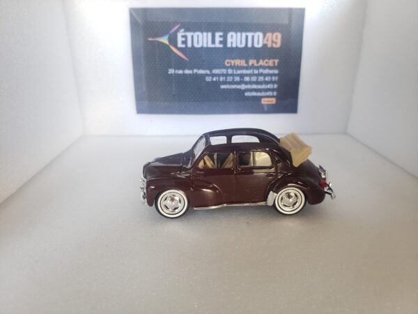 Renault - 4CV