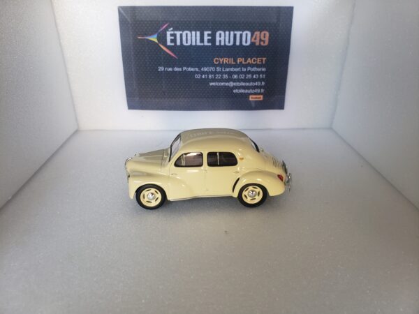 Renault - 4CV