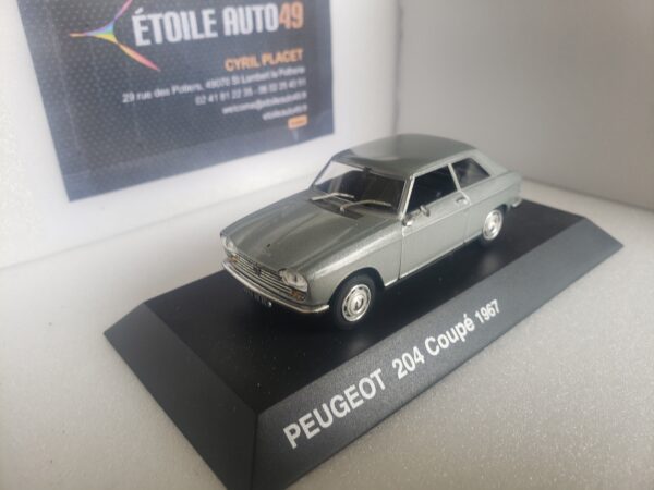 Peugeot - 204 Coupé - 1967 – Image 2