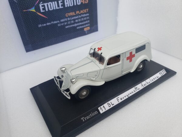 Citroën - Traction 11 BL Fourgonnette Ambulance - 1937 – Image 2