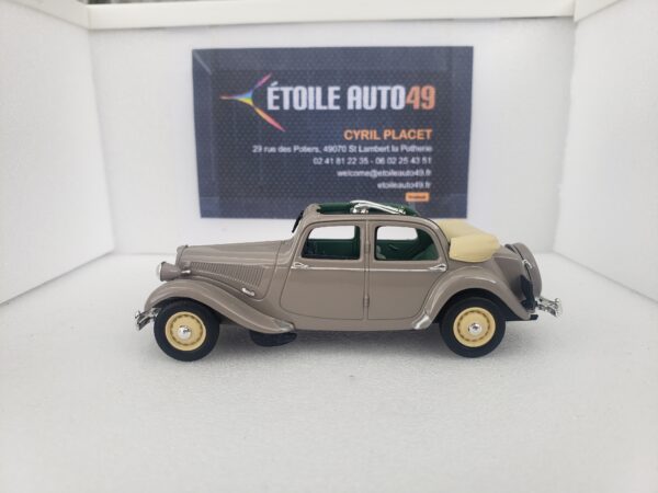 Citroën - Traction 11 Découvrable A.E.A.T. - 1950