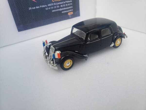 Citroën - Traction 15 cv – Image 2