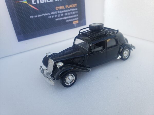 Citroën - Traction 15 Six – Image 2