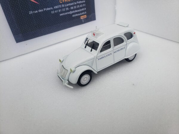 Citroën - 2 CV A "Ambulance" – Image 2