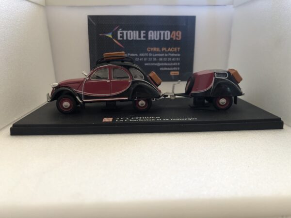 2 CV Citroën La Charleston et sa remorque