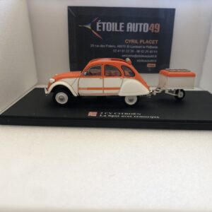 2 CV Citroën La Spot avec remorque