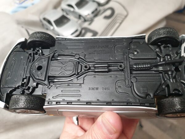 BMW 745i 1/24 – Image 4