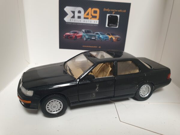 Lexus LS 400