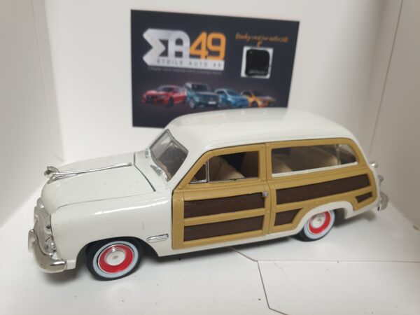 Ford Woody Wagon 1/24