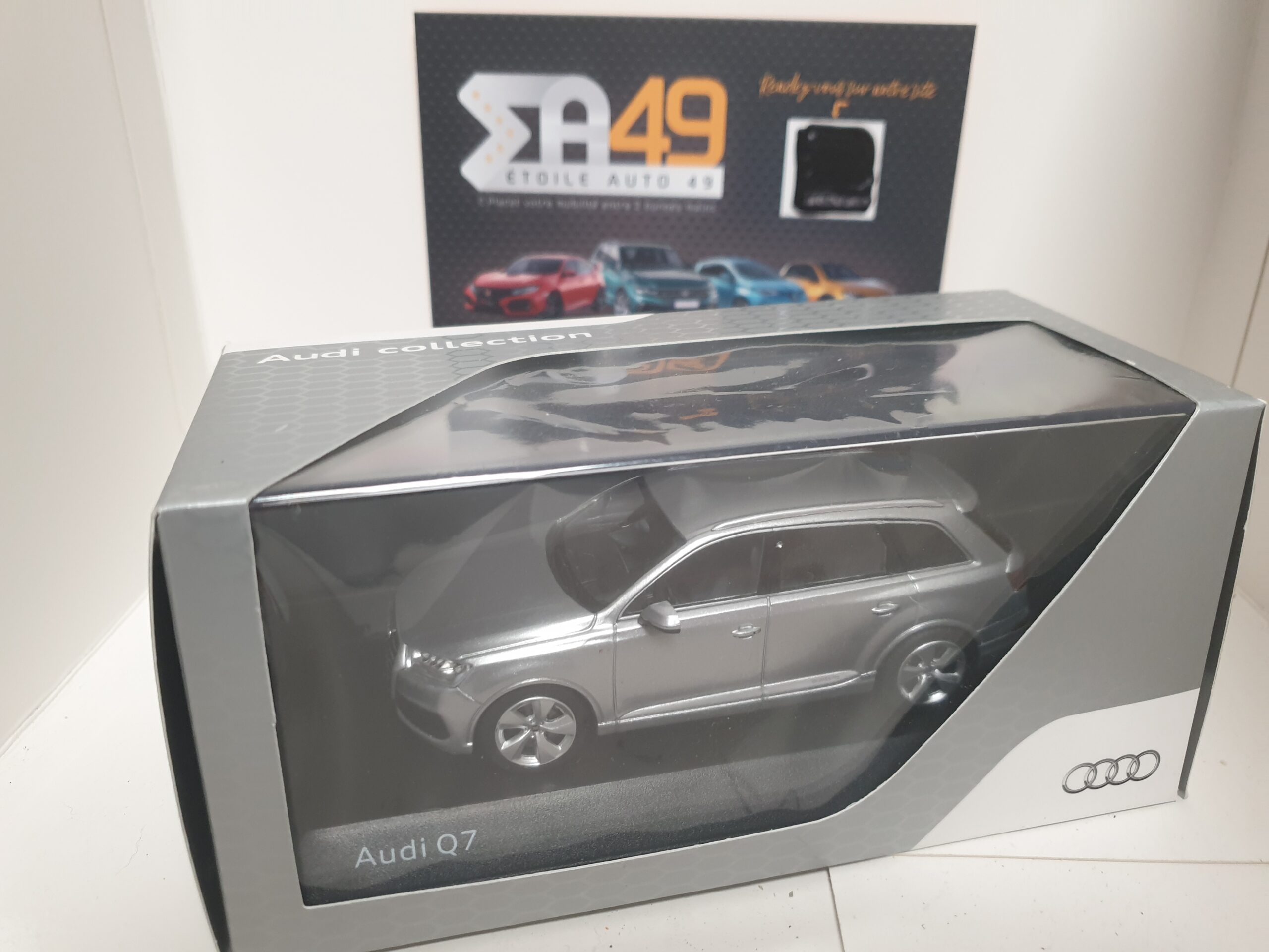 Audi Q7 In Miniatura Scala 1:43 - Modello Bianco Ghiaccio Di Minimax Ltd, Auto Da Collezione
