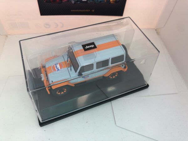 Miniature Jeep Wrangler Gulf Off RO 1/43 – Image 2