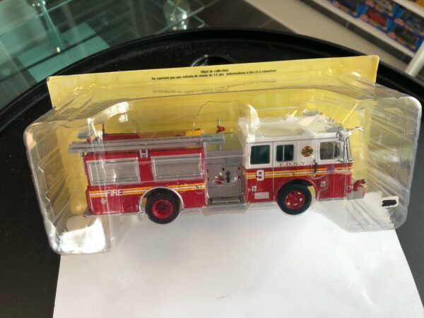 Miniature Camion de Pompiers De New York Seagrave Marauder 1/43 – Image 2