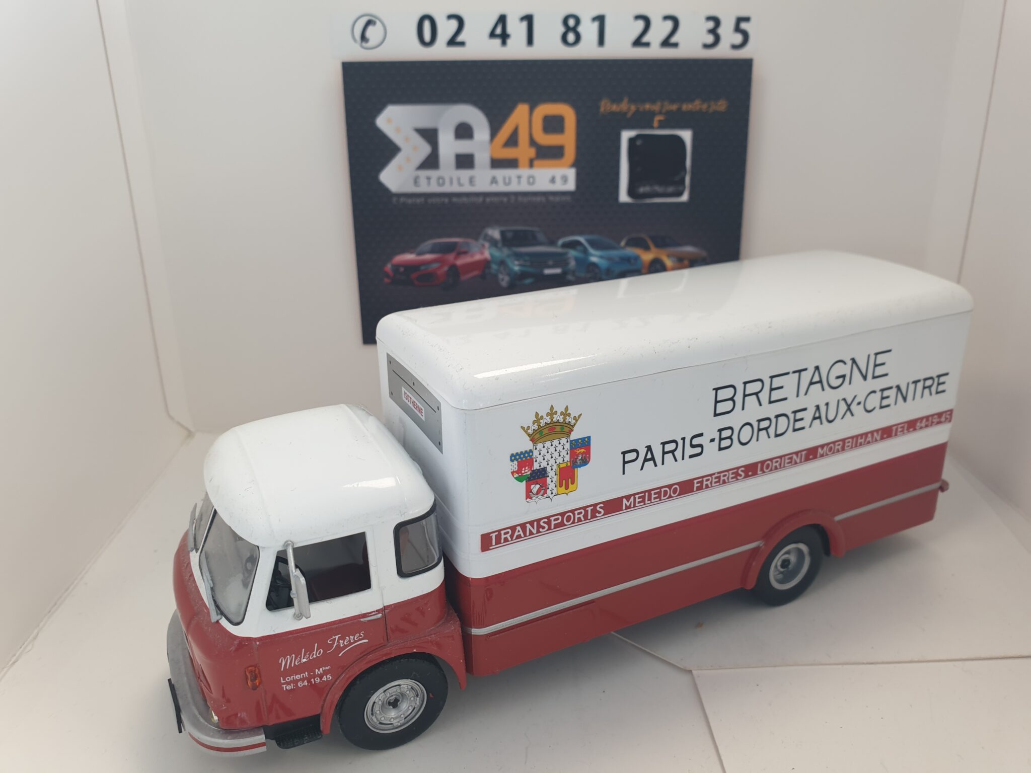 Altaya 1:43 Camion LKW Berliet transport boilles à lait (Neuf avec