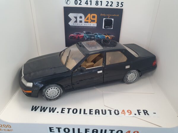 Lexus LS 400