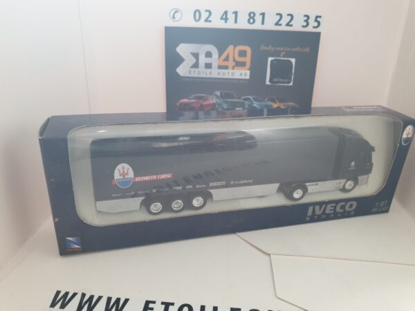Camion Iveco Stralis 1/87 " Maserati "