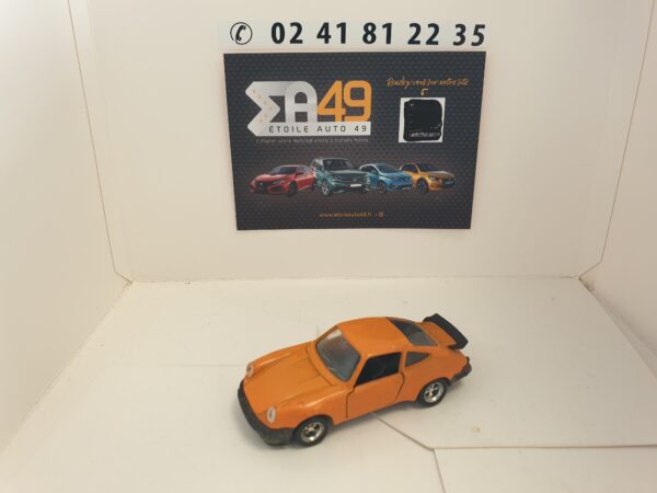 Porsche 930 Turbo N°63 Orange