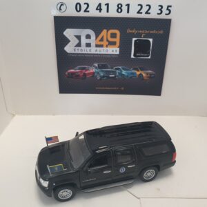 Luxury Die Cast USA 1/43 - Chevrolet Suburban Presidential USA 2009 2010