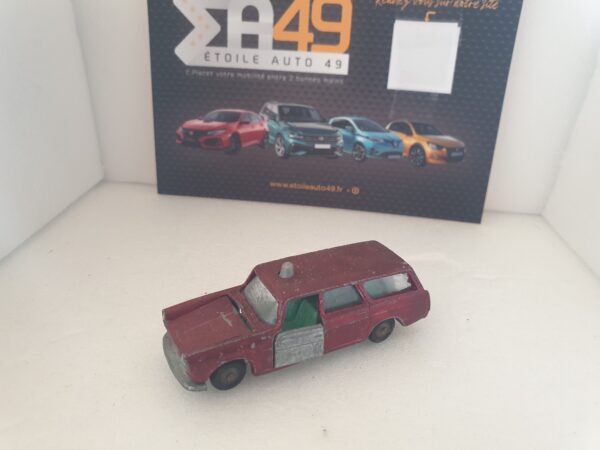 Majorette rail route Peugeot 404 break rouge à restaurer
