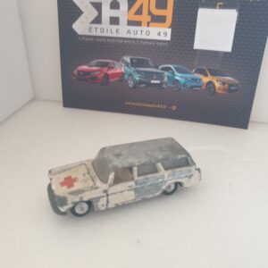 Majorette rail route Peugeot 404 break Ambulance à restaurer