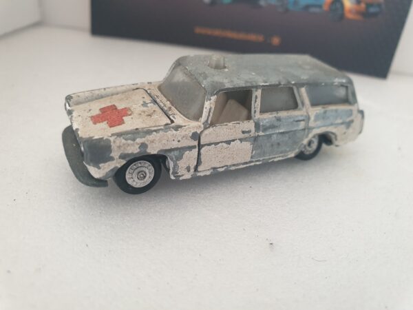 Majorette rail route Peugeot 404 break Ambulance à restaurer – Image 2