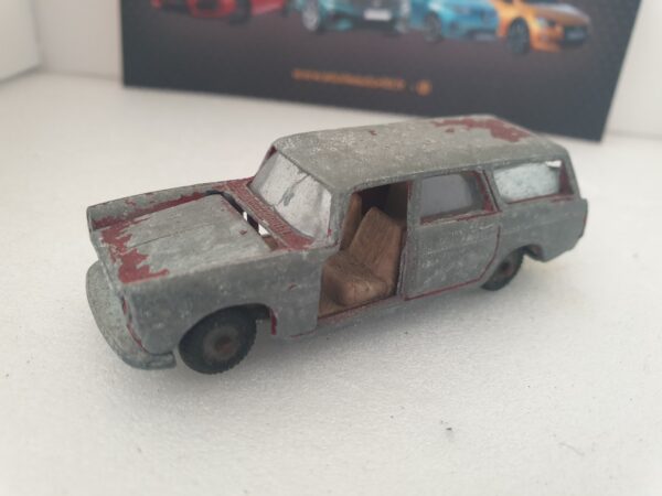 Majorette rail route Peugeot 404 break Rouge à restaurer – Image 2