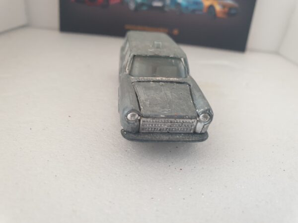 Majorette rail route Peugeot 404 break blanche à restaurer – Image 5