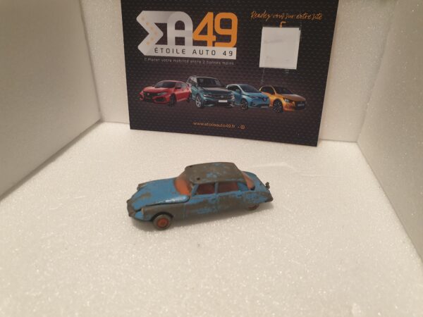 Vraie Majorette DS 21 Taxi N°13 - coffre manquant et panonceau de toit manquant -