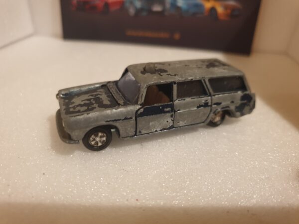 Majorette rail route Peugeot 404 break bleue Etat moyen – Image 2