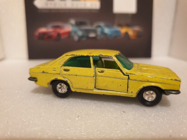 Majorette Chrysler 180 1/65 Jaune – Image 3