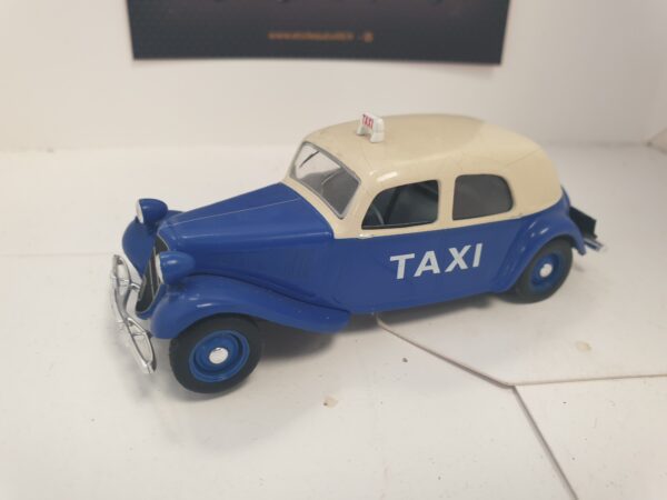 Citroen Traction 11B taxi de Saigon – Image 2