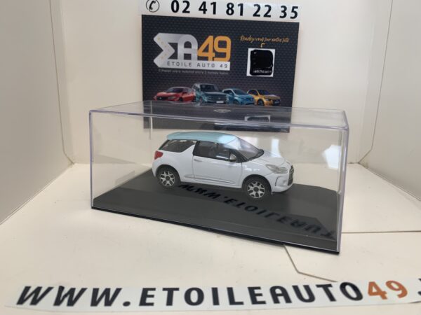 Citroën DS 3 blanche avec toit bleu – Image 2