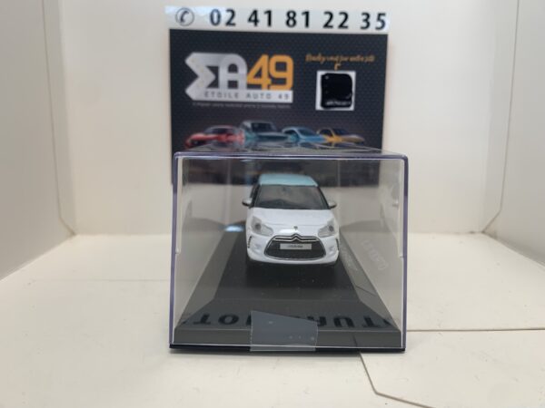 Citroën DS 3 blanche avec toit bleu – Image 4