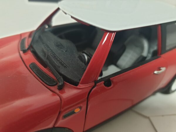 Mini 1/24 Burago – Image 2