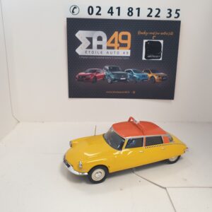 Citroen DS 21 taxi Altaya 1/43