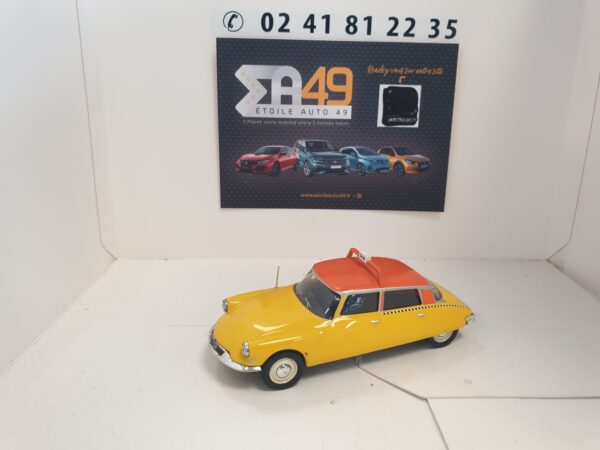 Citroen DS 21 taxi Altaya 1/43