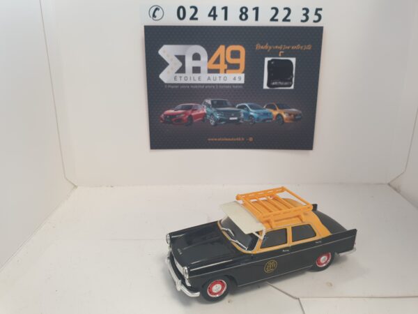 Peugeot 404 taxi Altaya 1/43