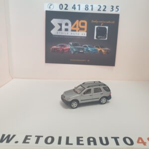 Mercedes ML Gris 1/87