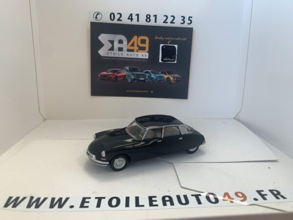 Maquette en plastique DS 19