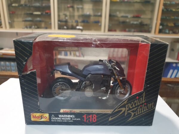 Munch Mammut 2000 Maisto 1/18