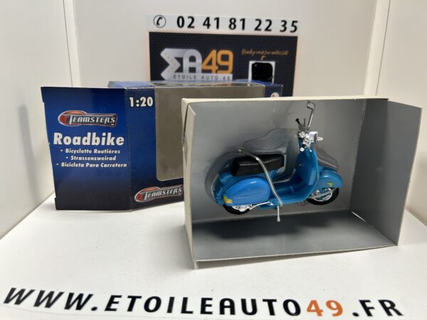Scooter Vespa Bleu