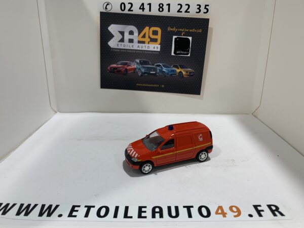 Dacia Logan Pompier 1/64