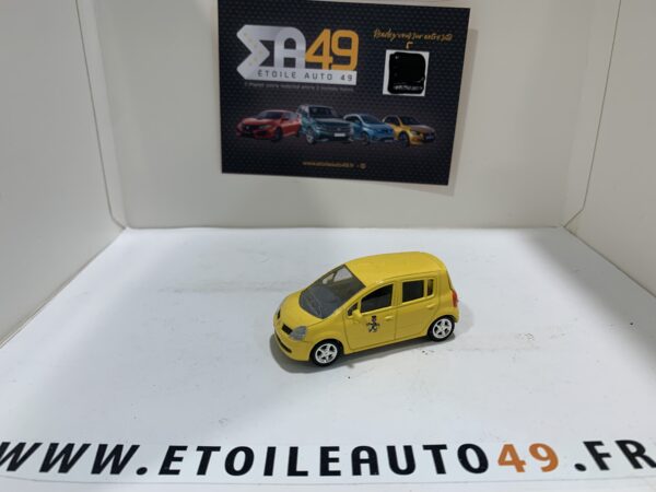 Renault Modus jaune 1/64
