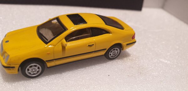 Mercedes CLK 1/72 Jaune – Image 2