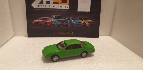 Ford Crown Victoria 1/72