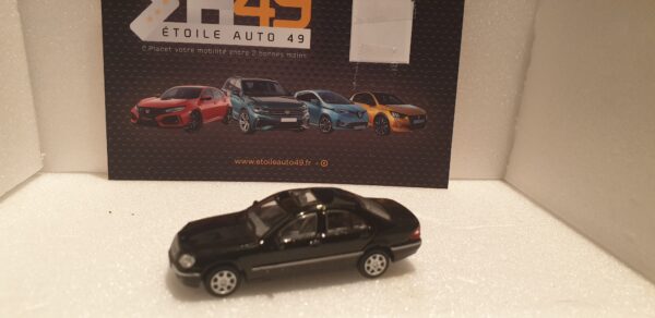 Mercedes Class C Noire 1/72