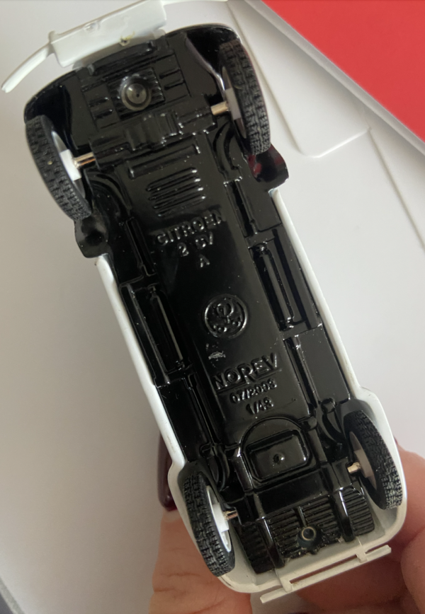 Citroen 2CV A Ambulance Norev 1/43 – Image 6
