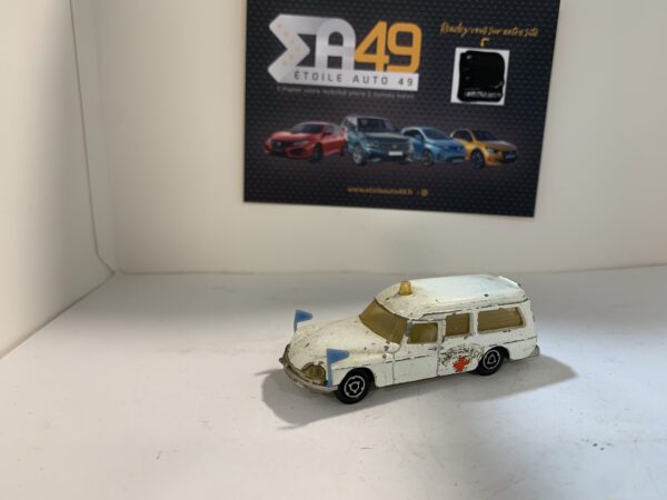 Majorette DS 21 Ambulance 1/65