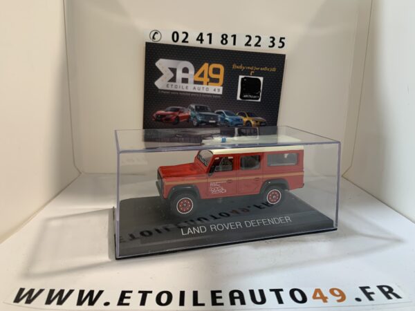 Land Rover Defender 1/43